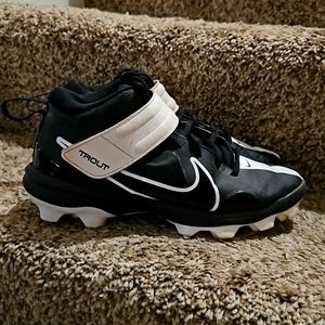 Mens Trout Baseball Cleats